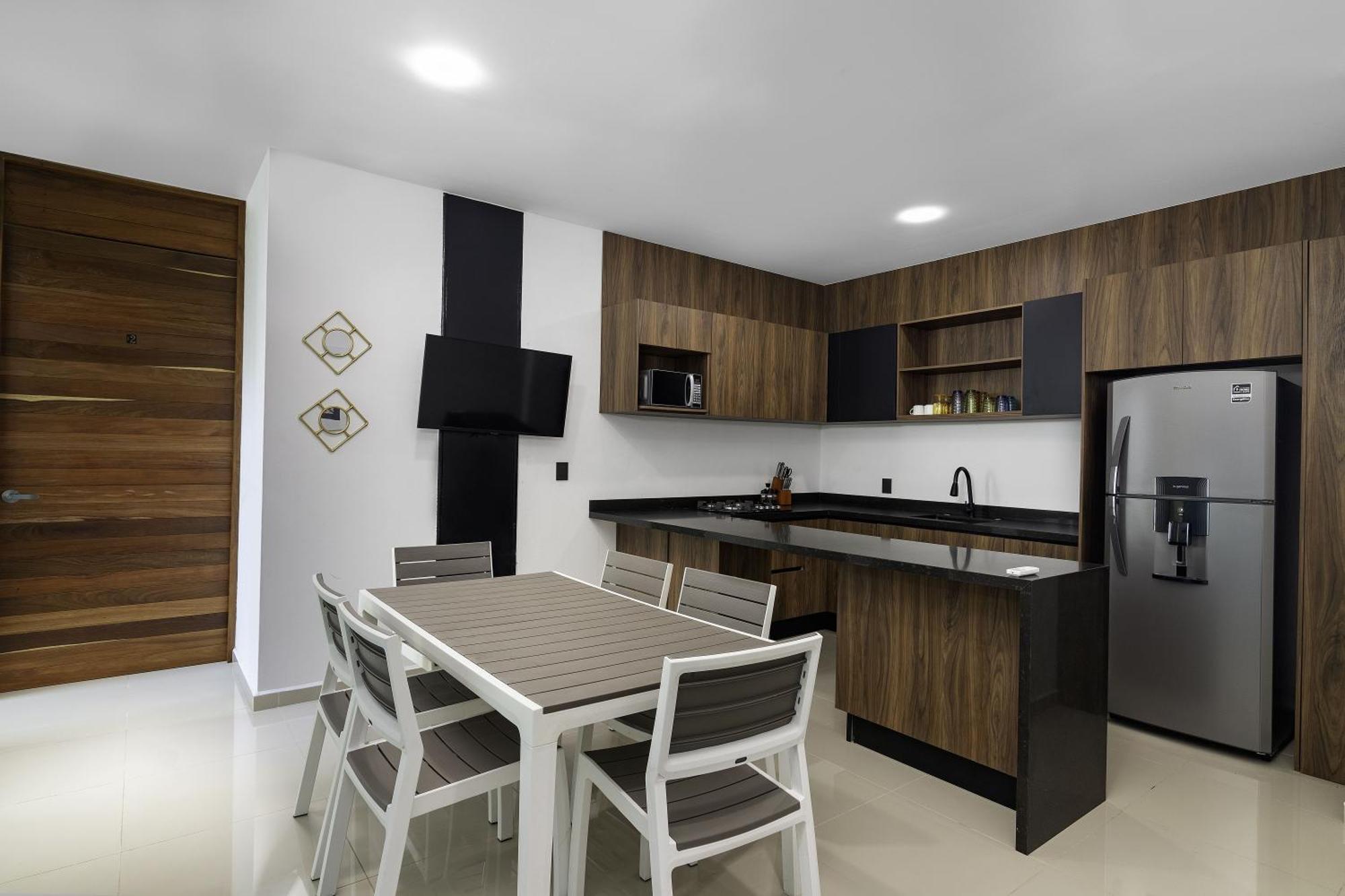 Angelina 28 Beachfront And Family Apartments - Modern And Relaxing Long Stays - 20 Min From Cancun Airport Puerto Morelos Luaran gambar
